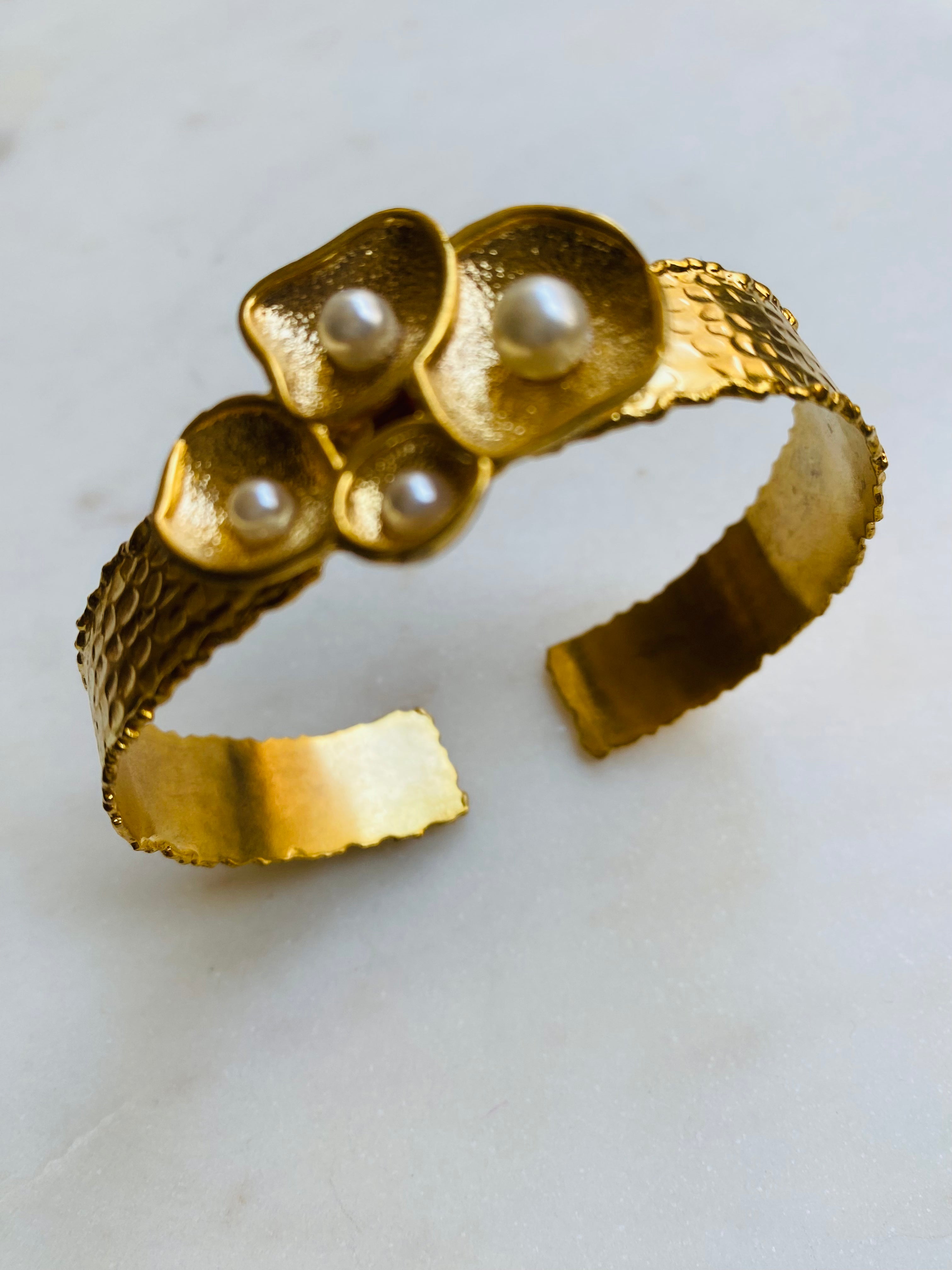 little pearls gold bracelet cuff