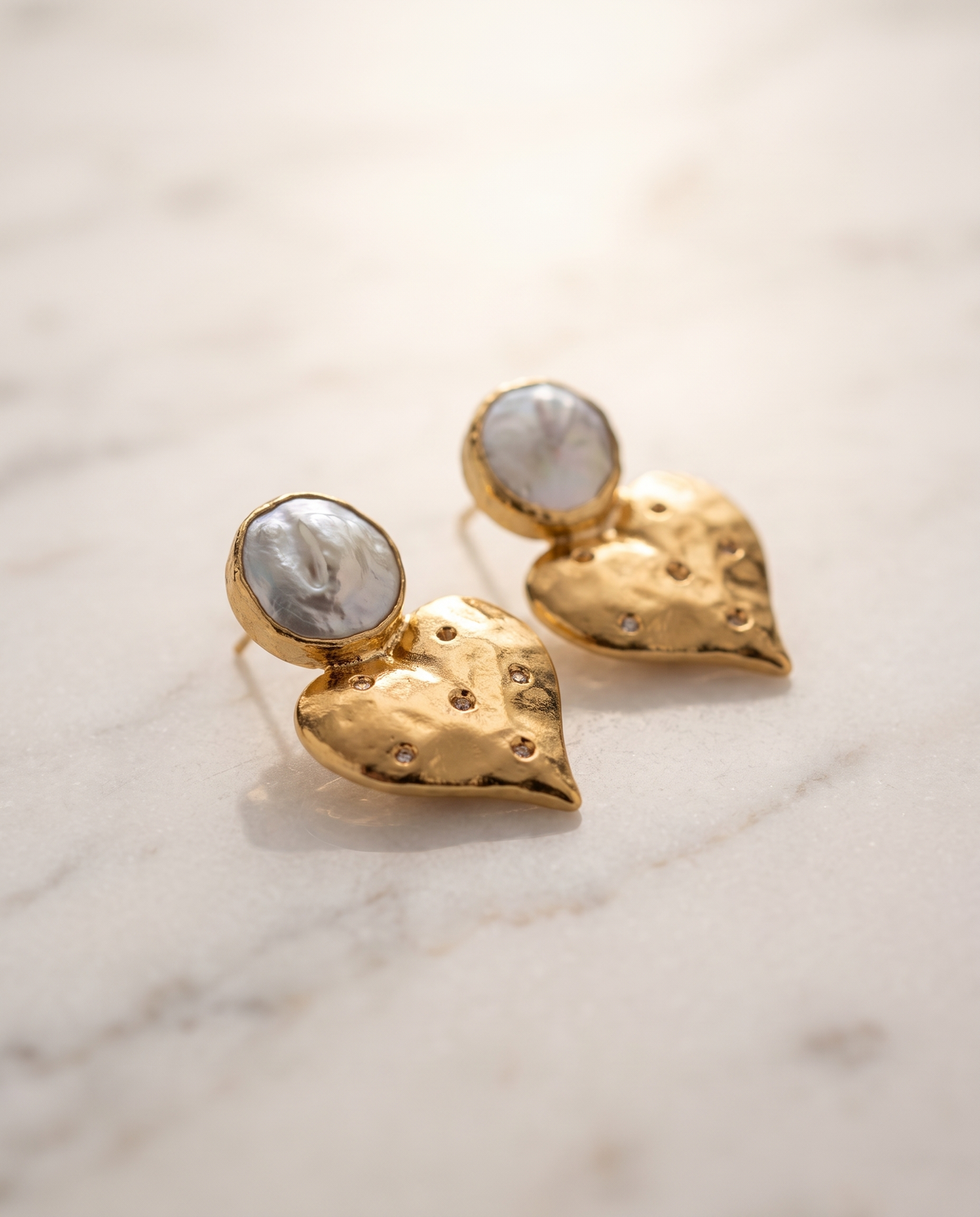 heart pearl stud earrings