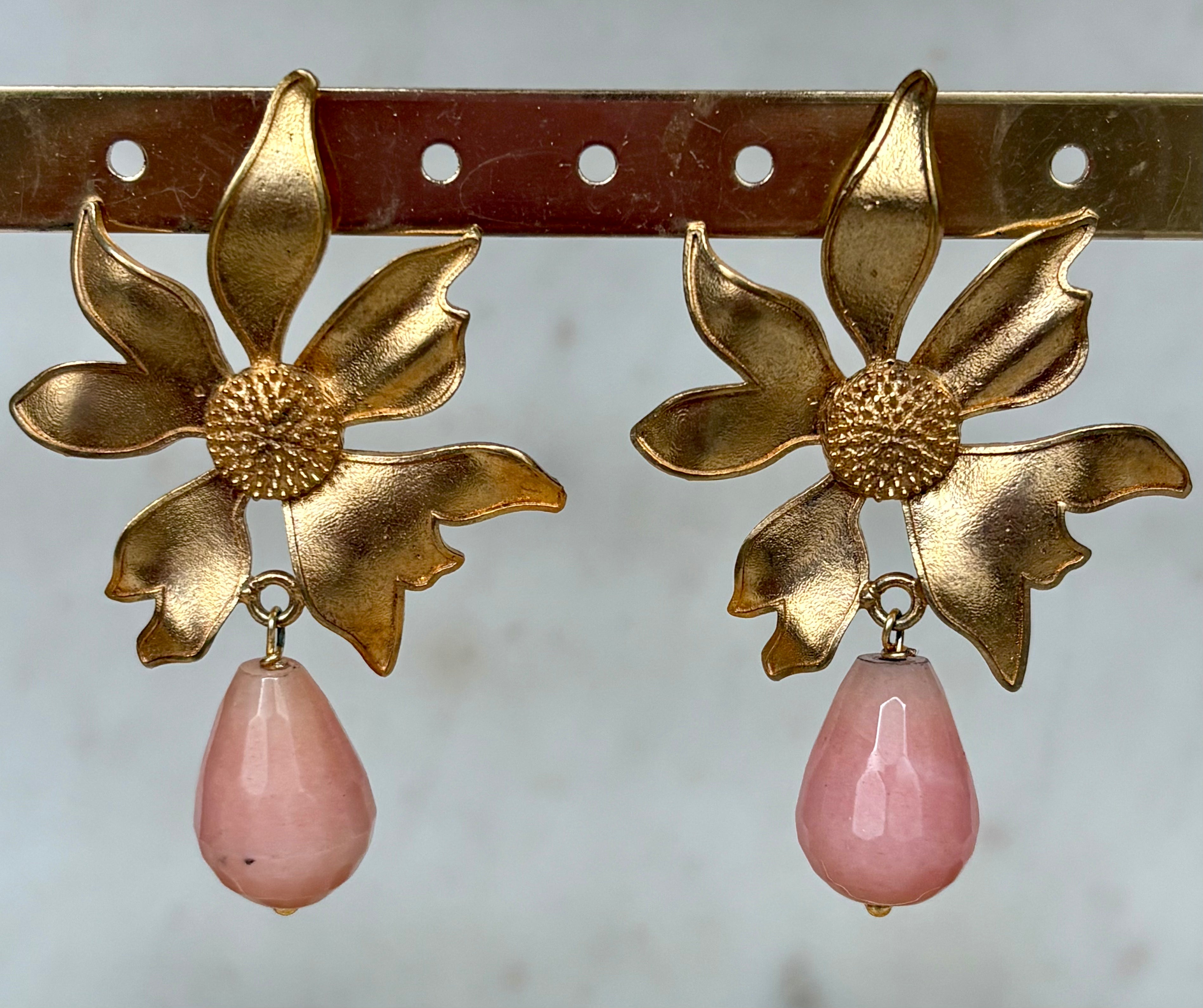 gold flower drop earrings