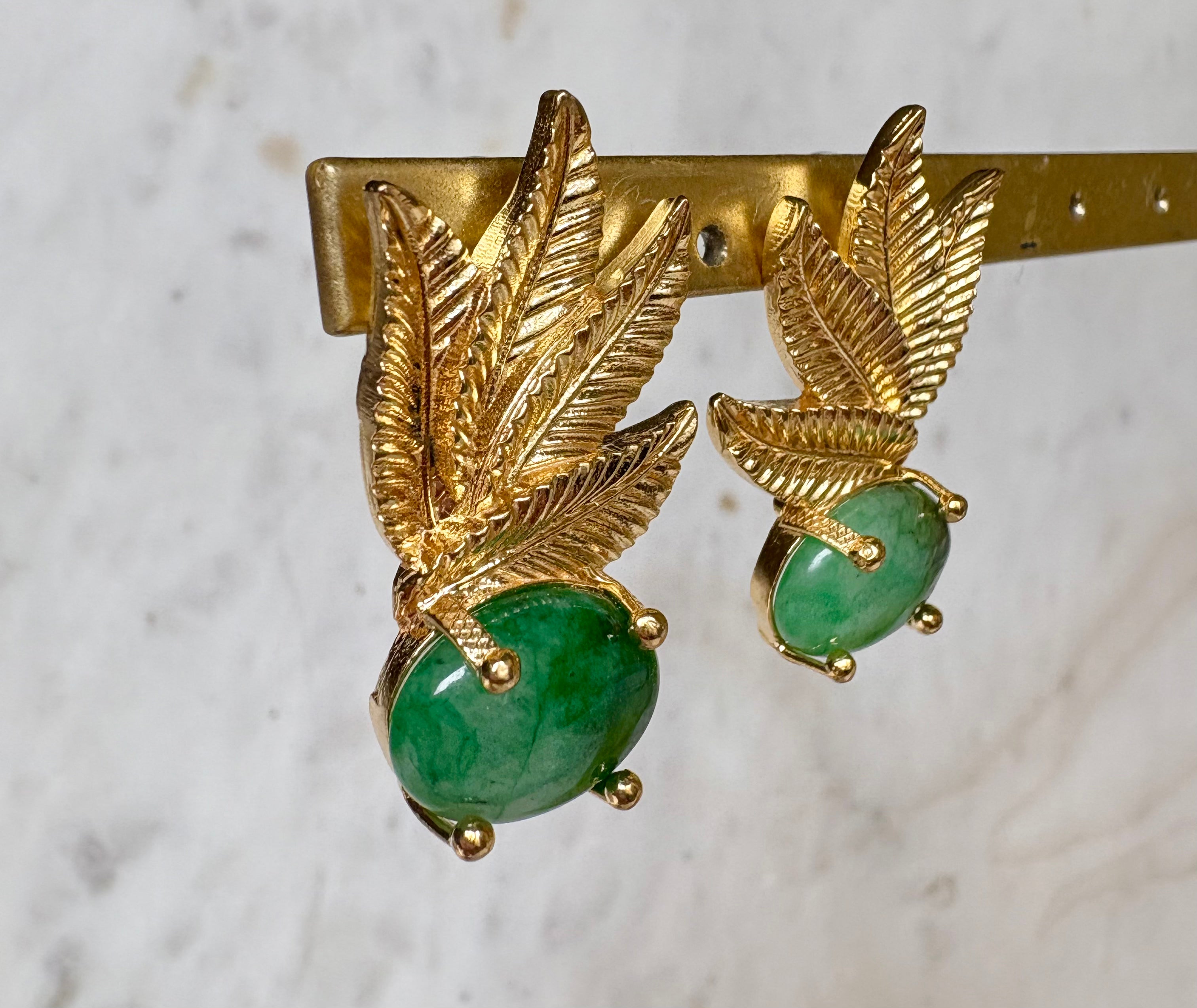 leaf design with emerald green gemtone earrings