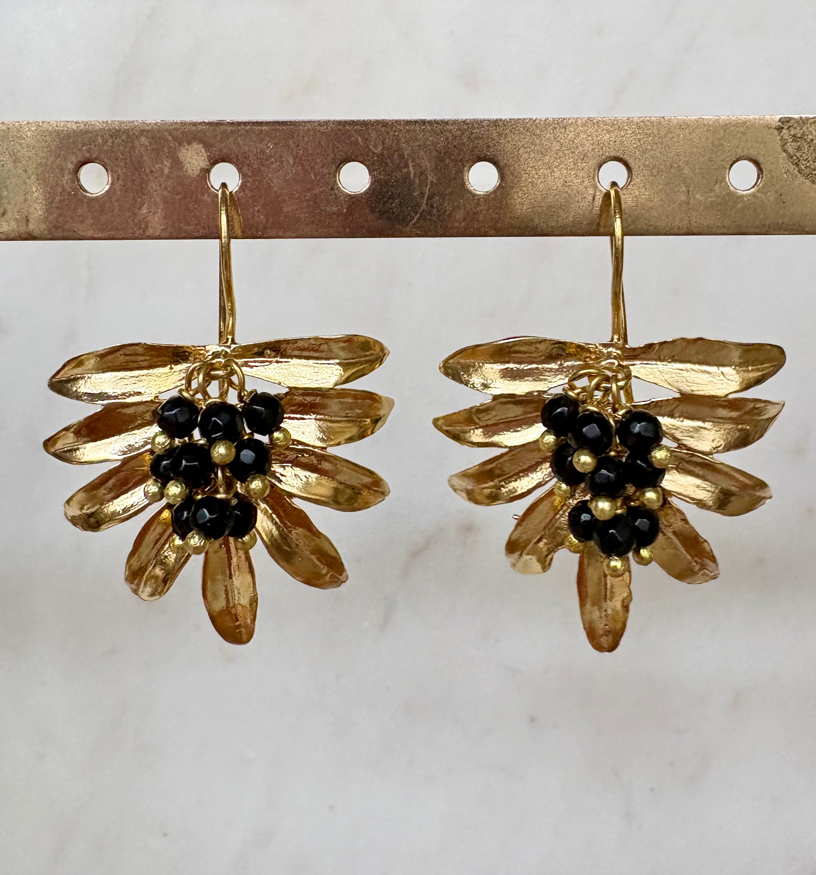 elegant pineapple black earrings