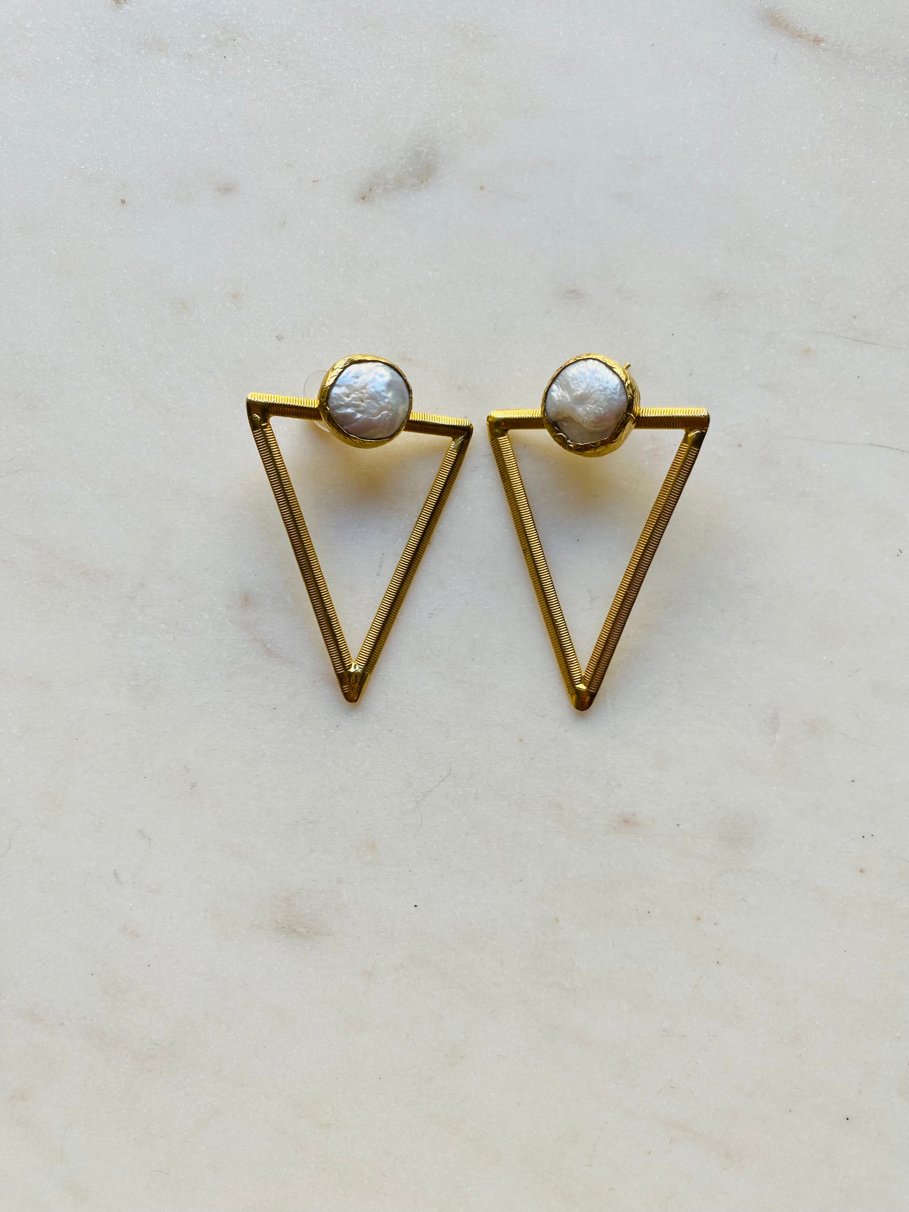 triangle pearl stud earrings