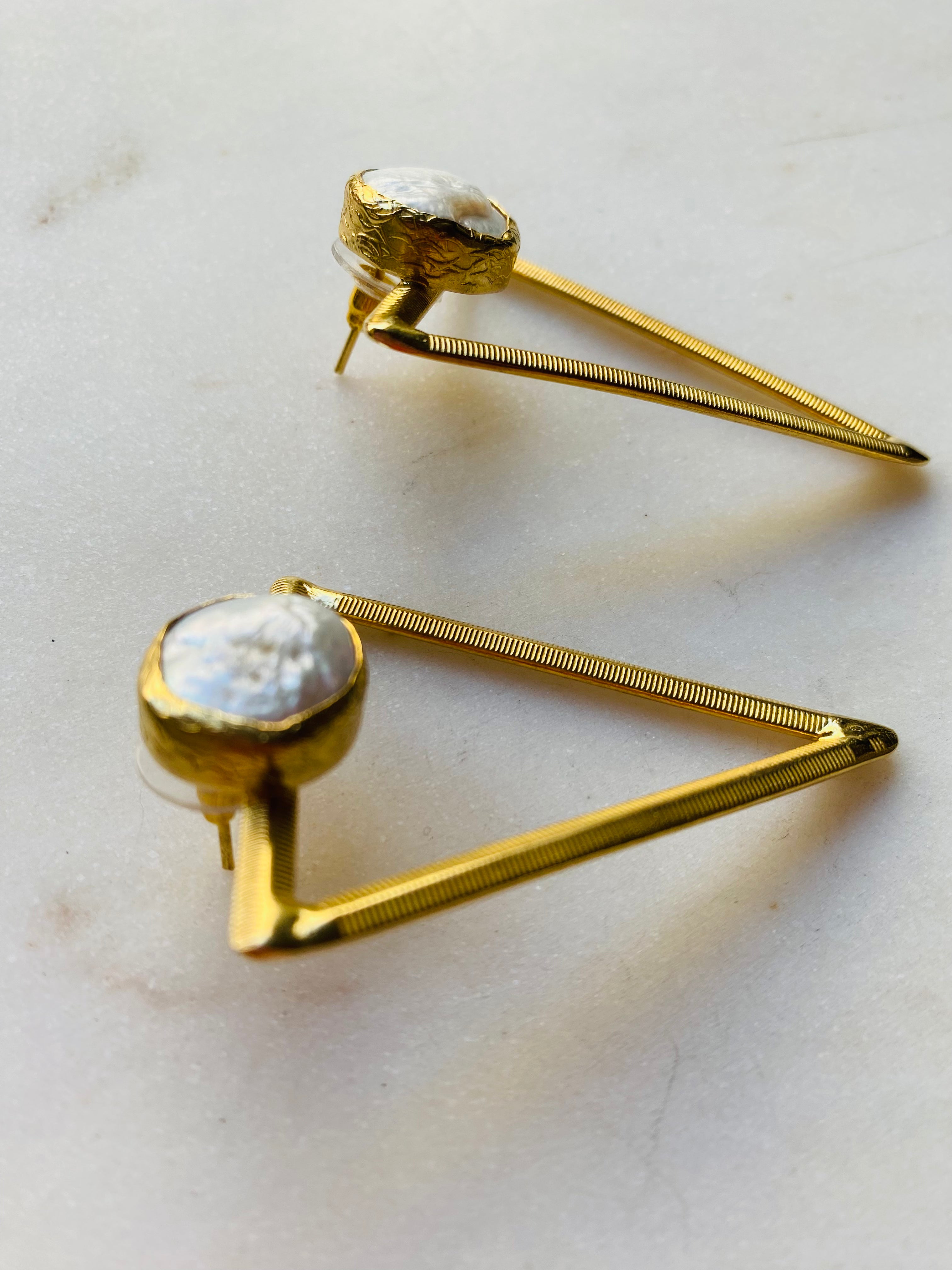 triangle pearl stud earrings