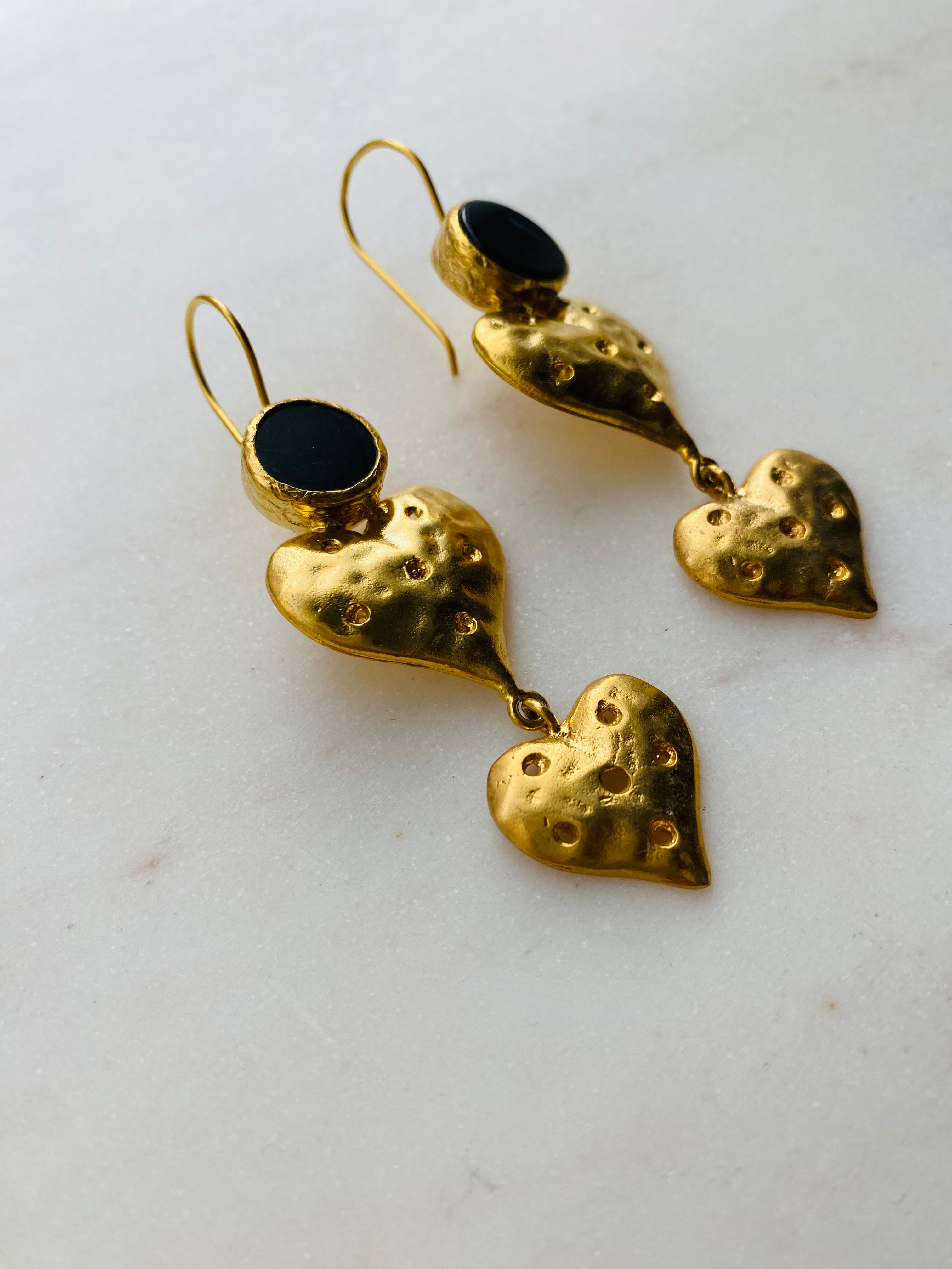 black gemstone heart longdrop earrings