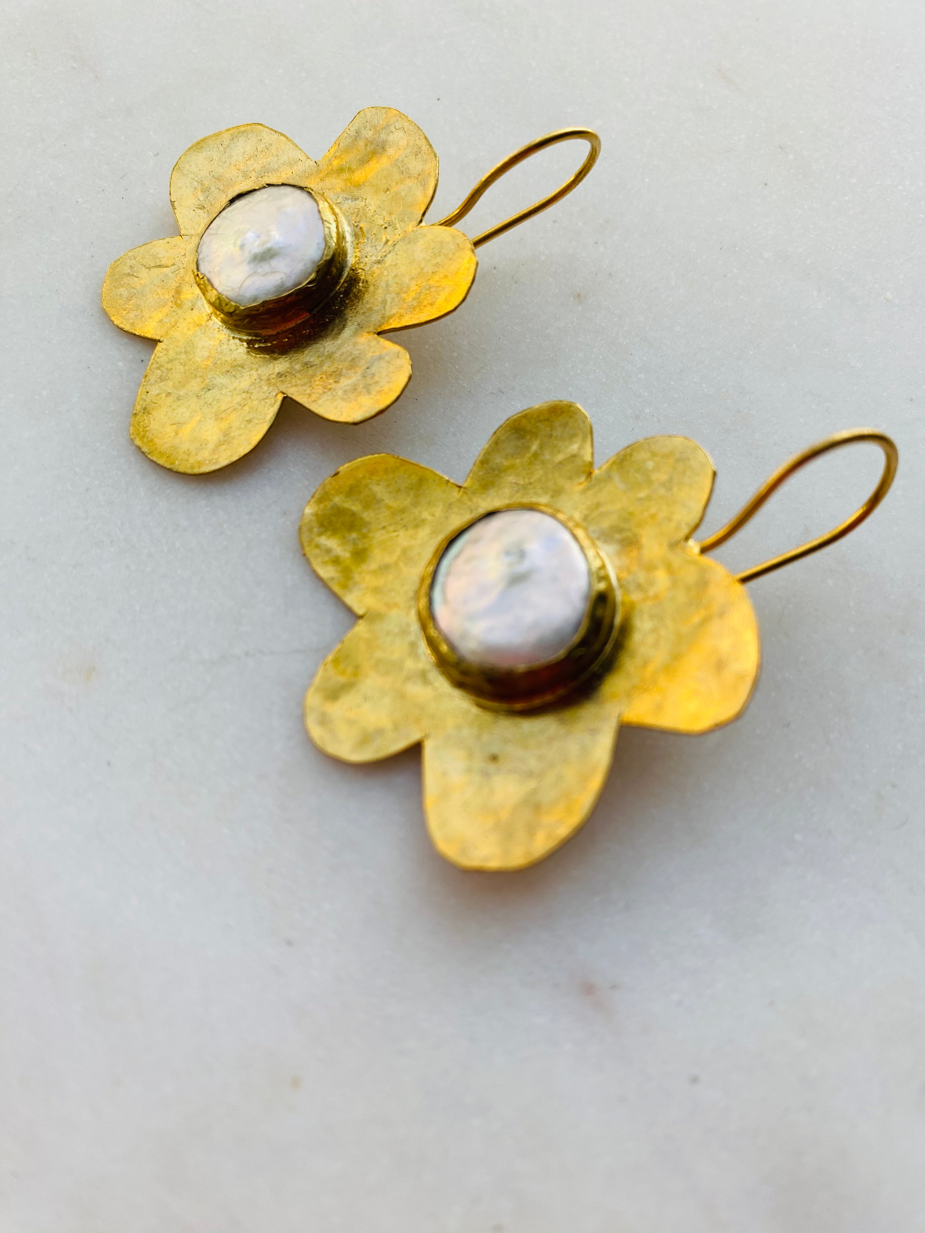 gold flower pearl earrings