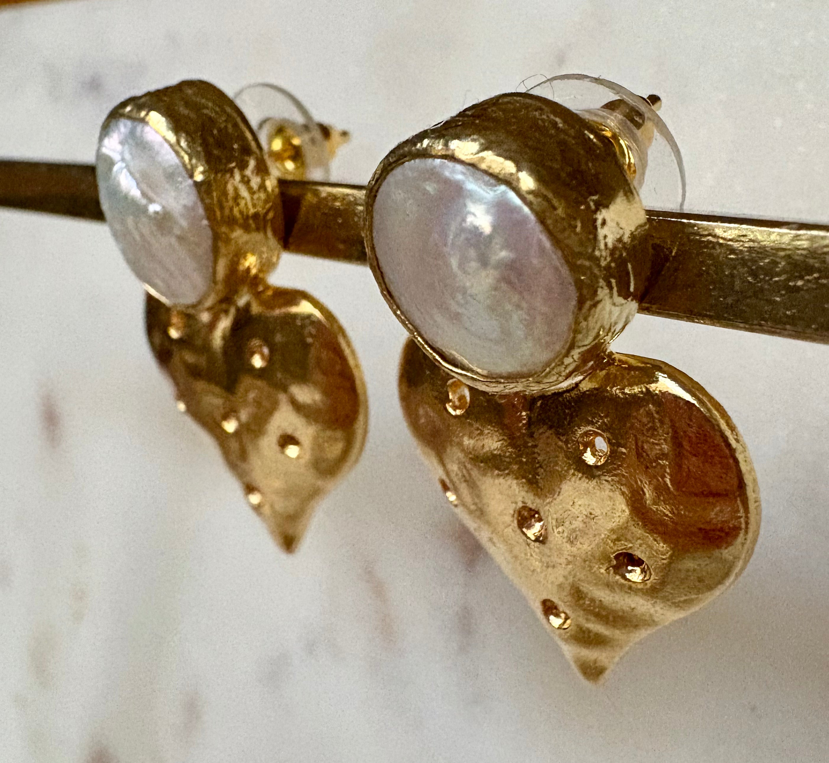 heart pearl stud earrings