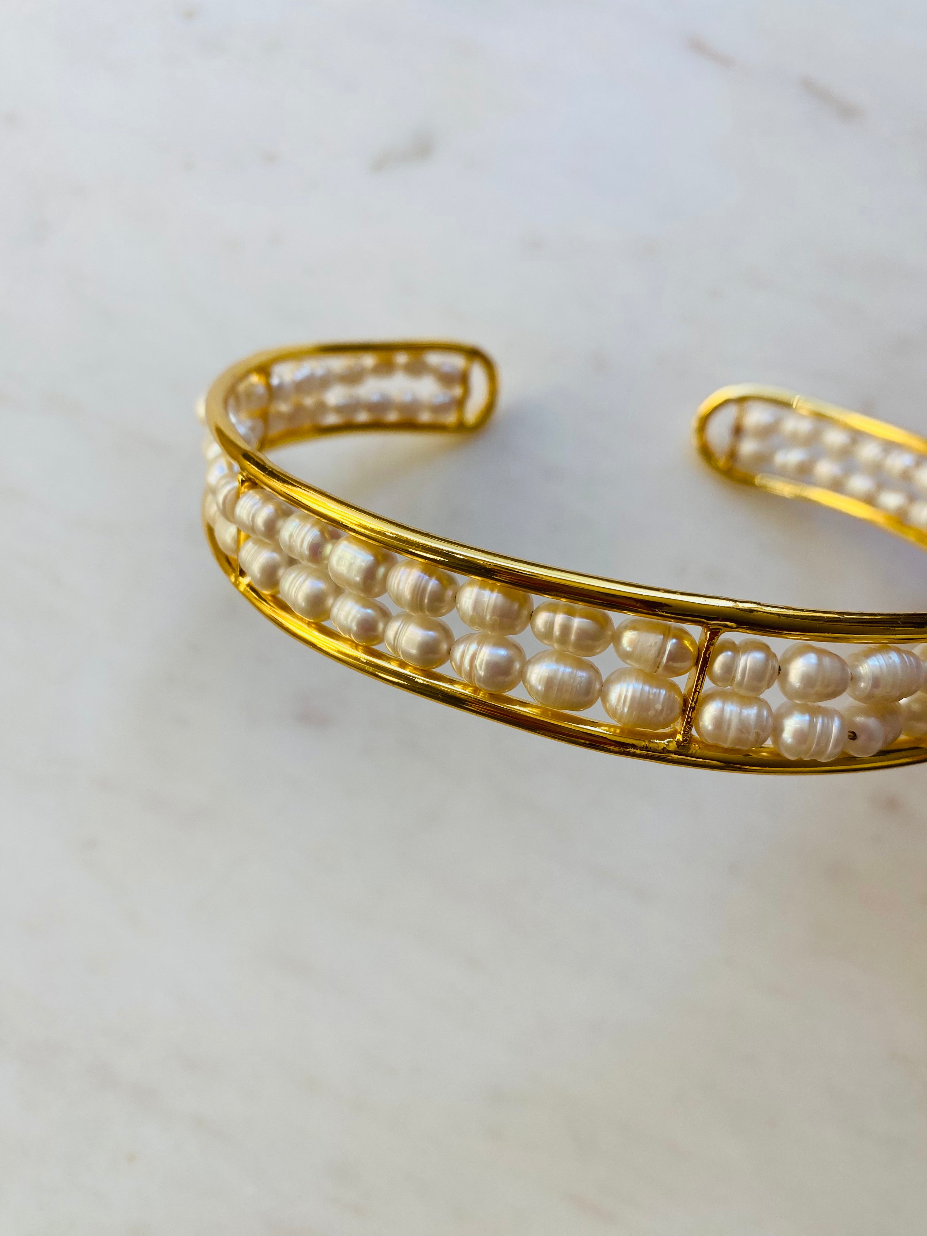 Silhouette Pearl Choker