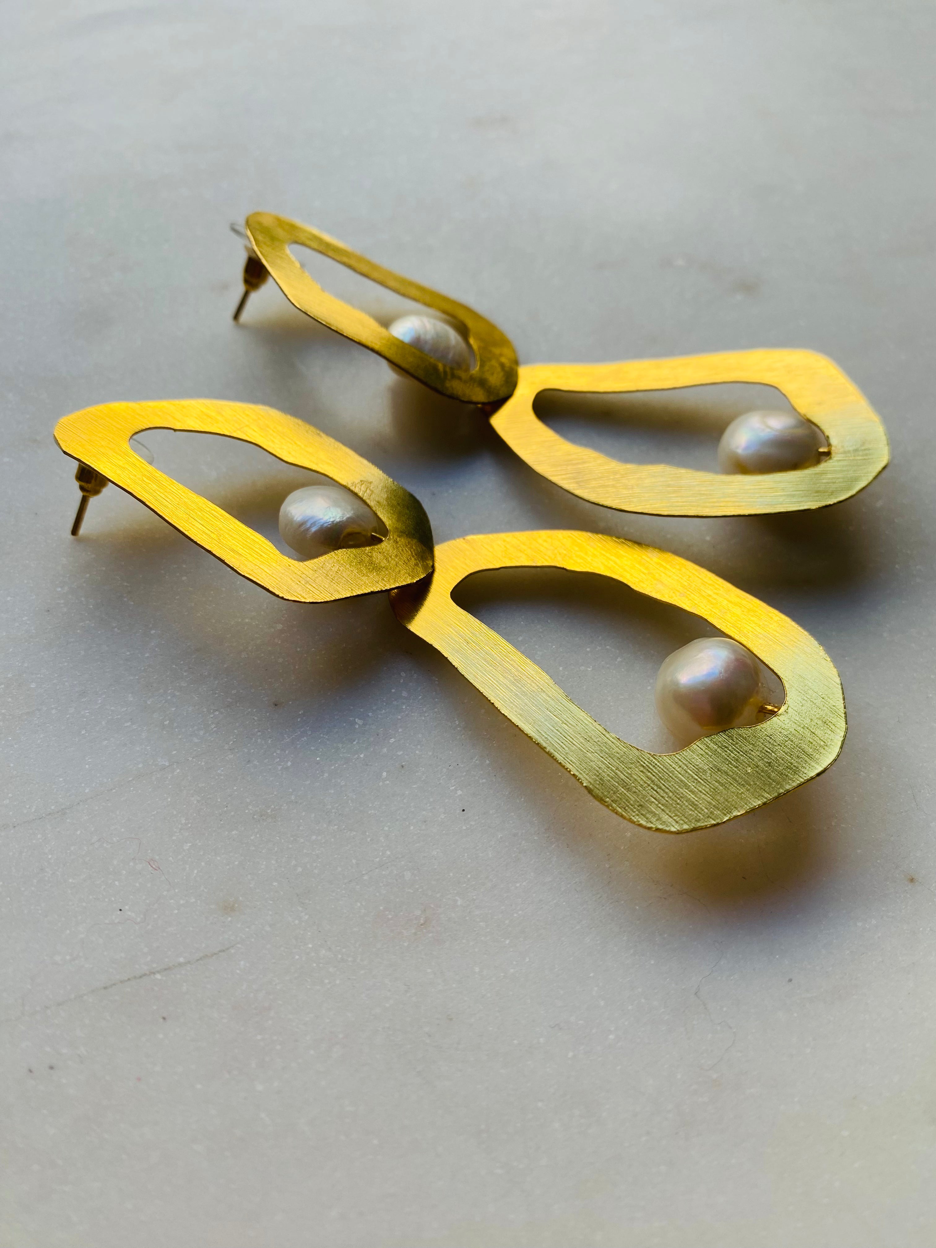double oval goldplated earrings with pearl