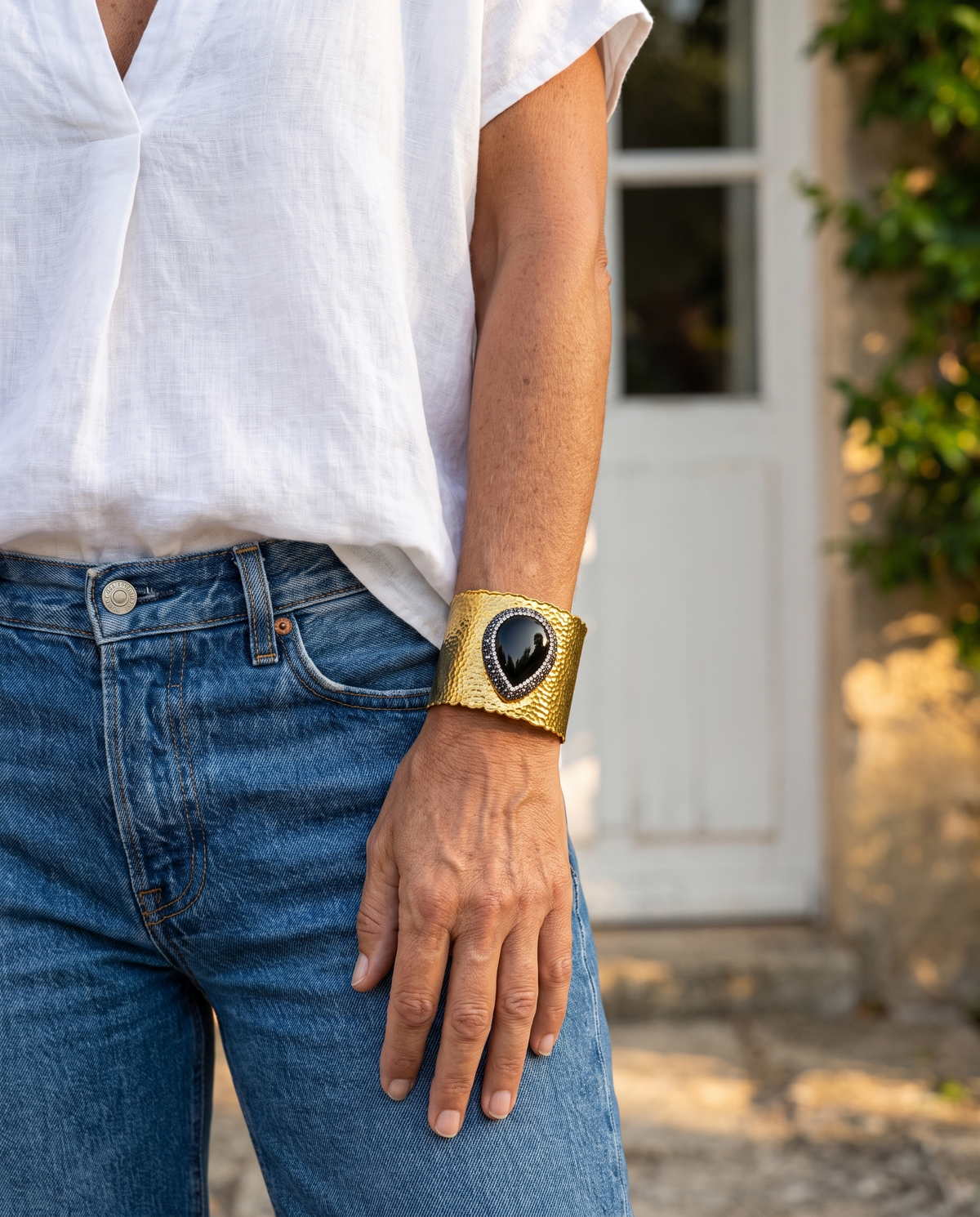 gold bracelet cuff onyx
