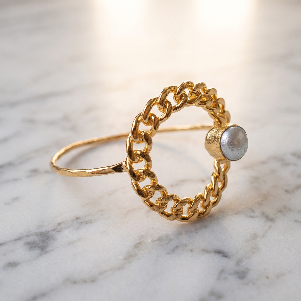 bracelet with chain pearl closure