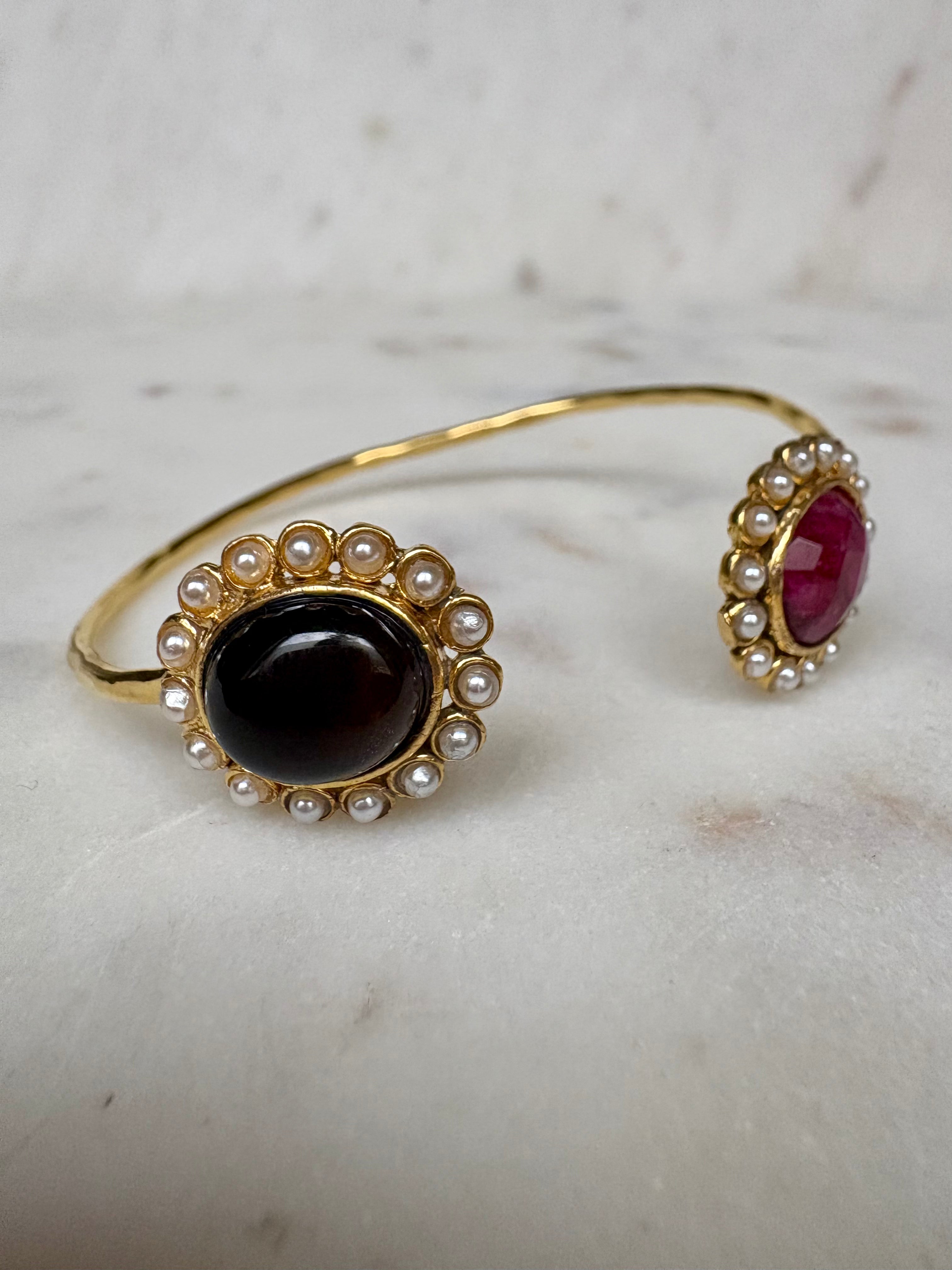 thin bracelet contrasting gemstones