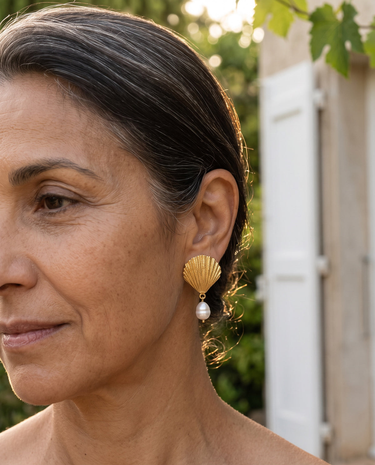 Beach, Please | Shell & Pearl Earrings