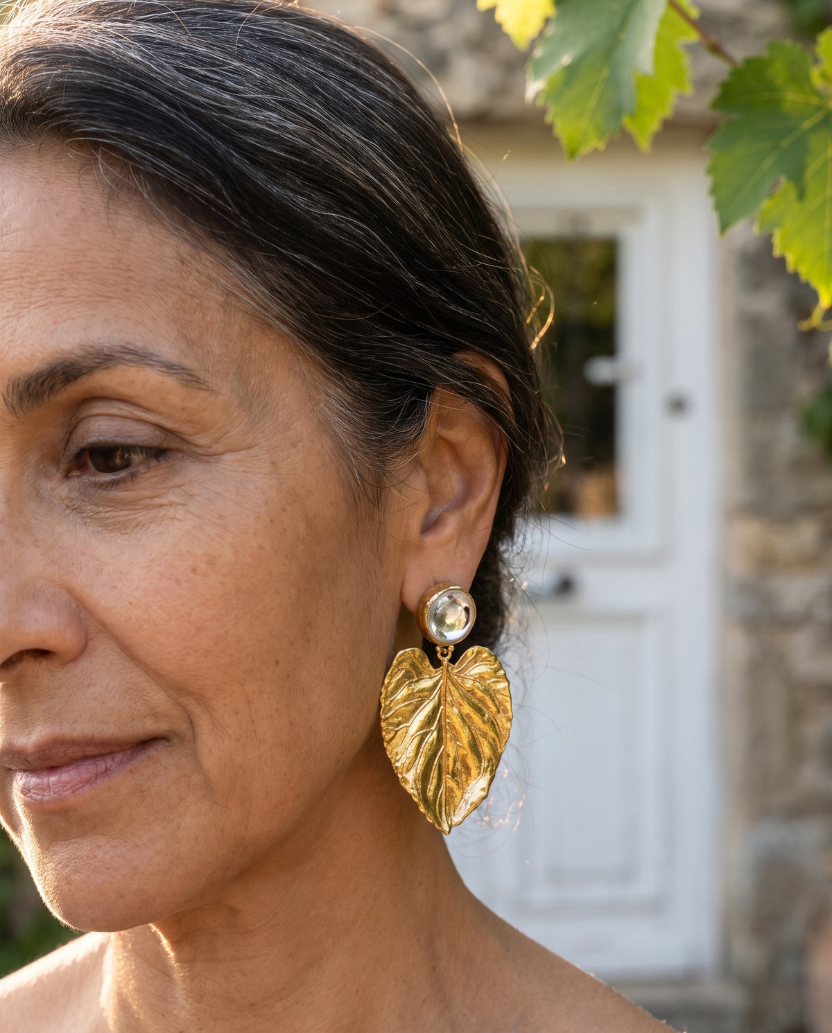 the golden leaf pearl earrings