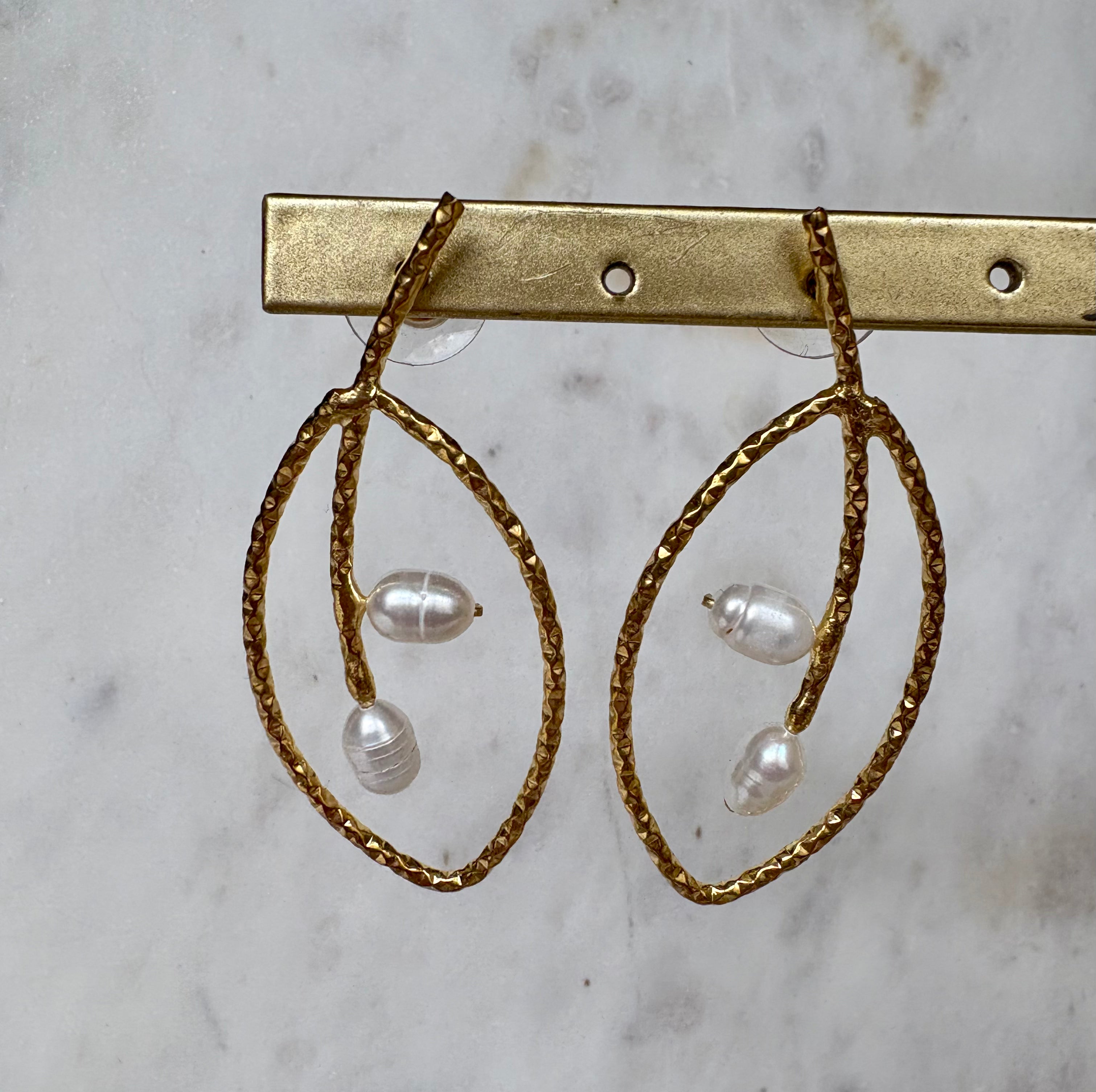 leaf design pearl earrings