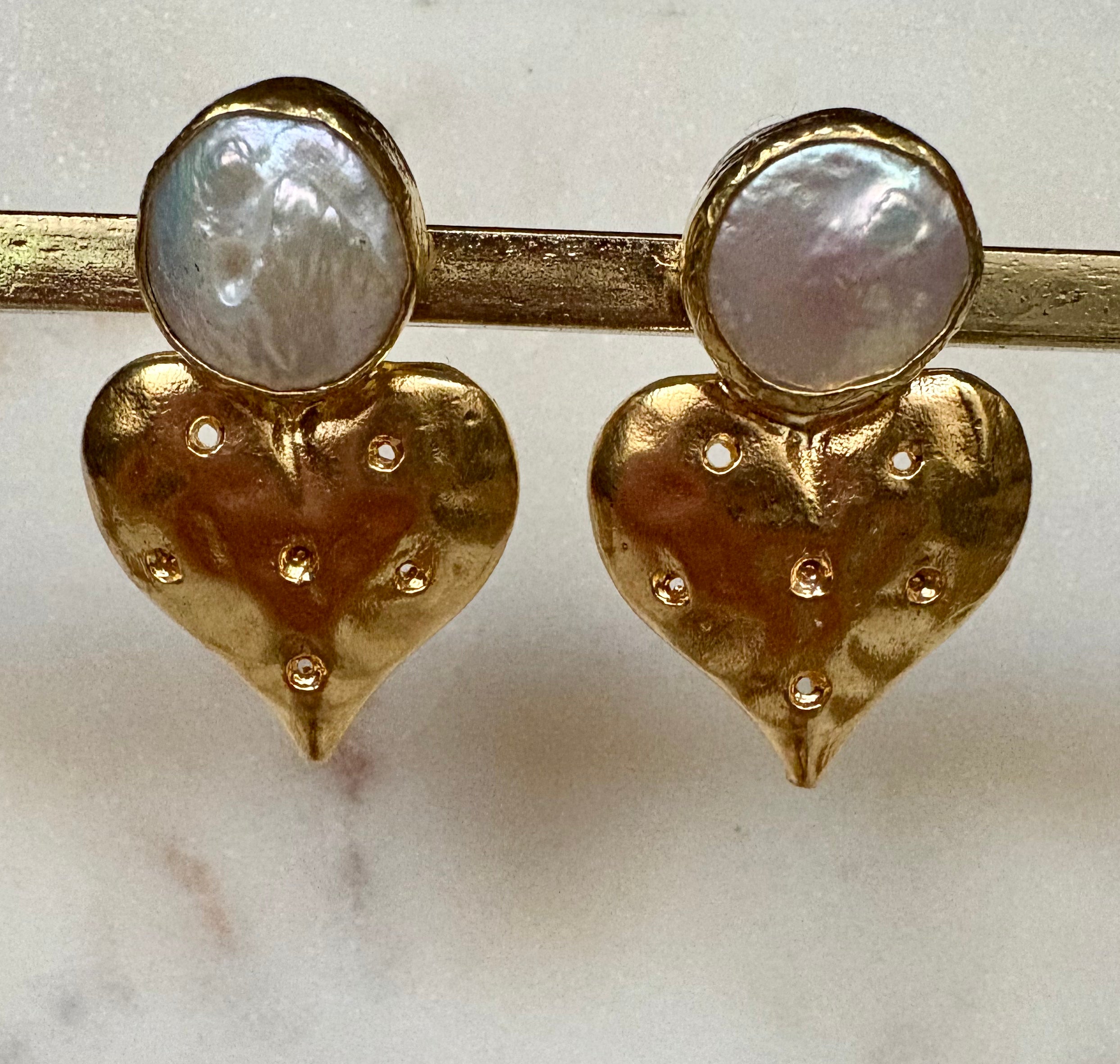 heart pearl stud earrings