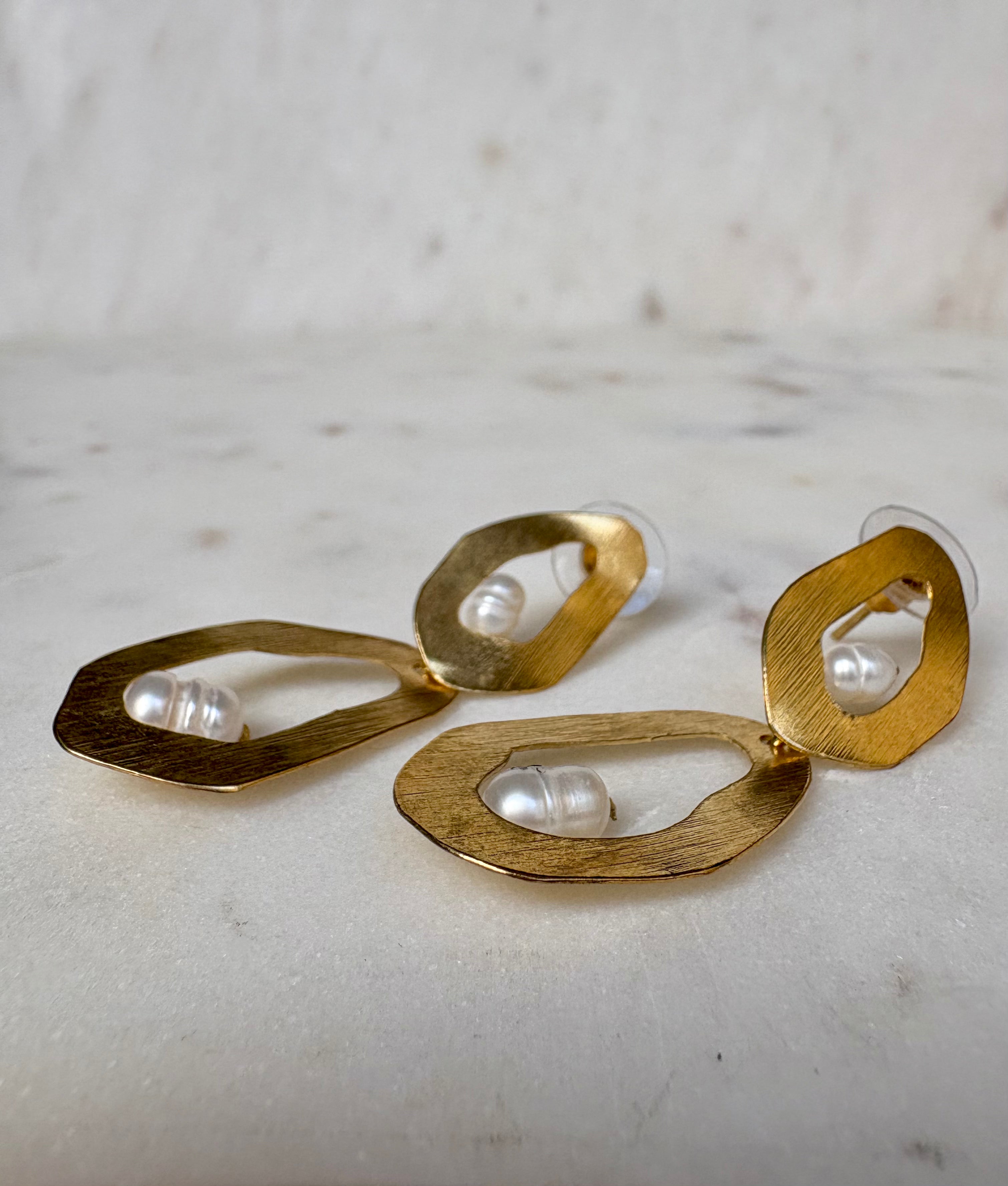 double oval goldplated earrings with pearl